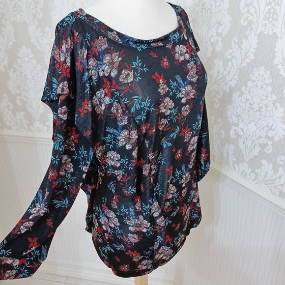 Free People Black Floral Print 3/4 Sleeve Top Ruffle Accent Size Medium - Picture 3 of 5